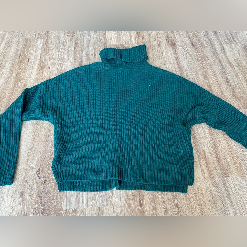 Abercrombie and Fitch Green Turtleneck Sweater, Medium